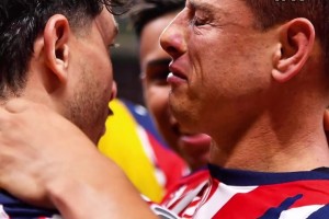 痛哭落淚！小豌豆打破9個月進球荒，拉莫斯擁抱安慰